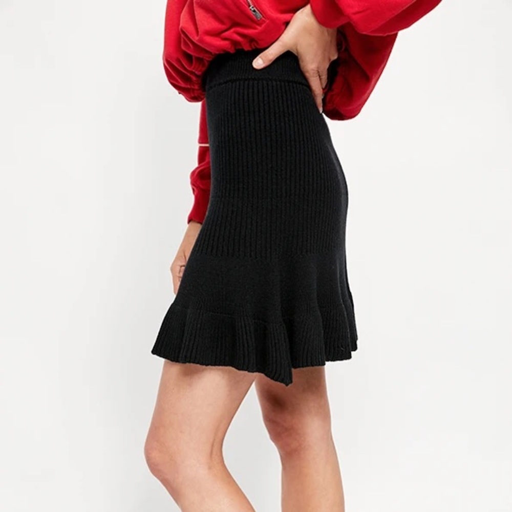 Free people solid gold swingy sweater skirt black